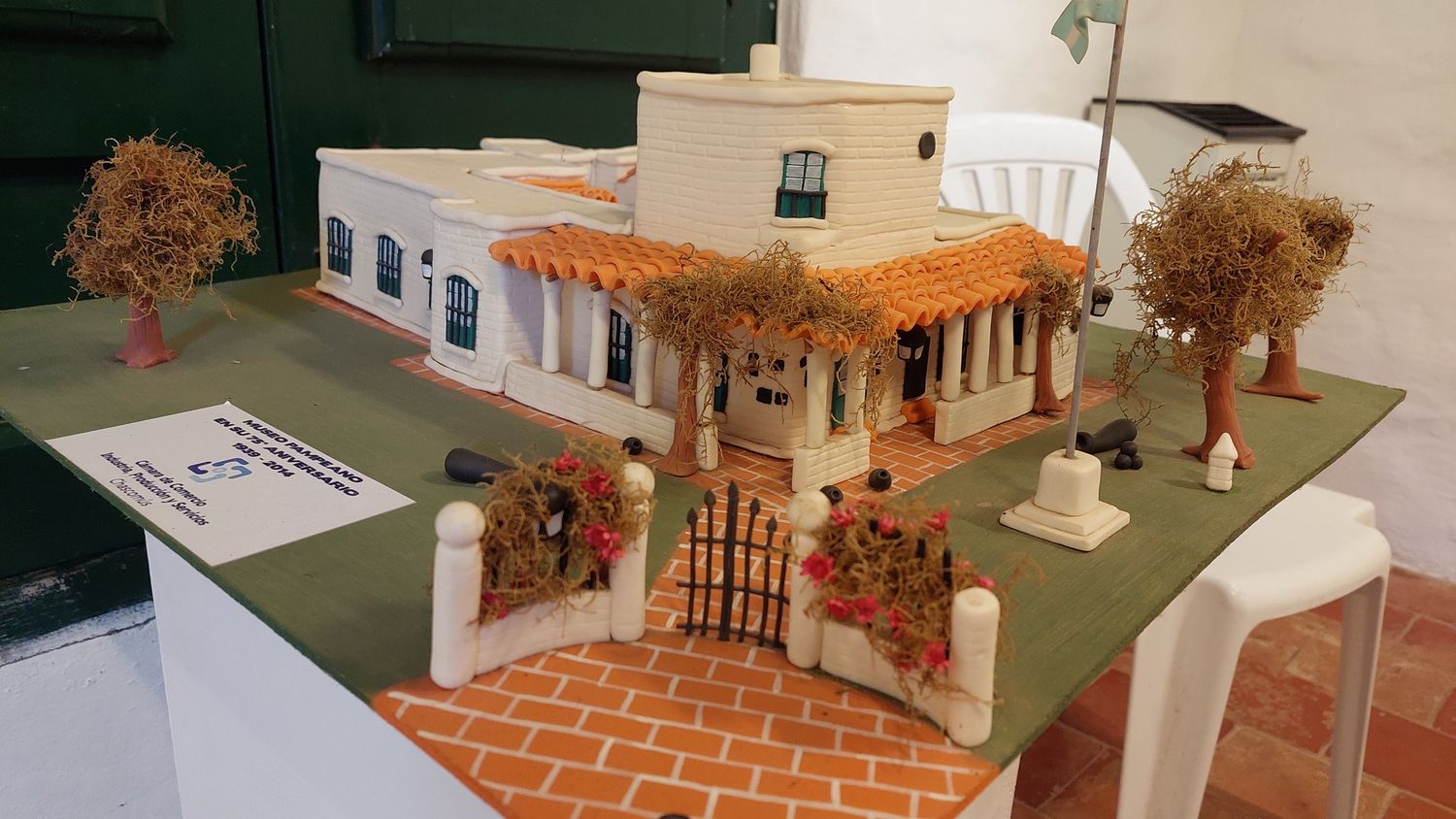 Muestra de artes visuales en el 84º aniversario del edificio del Museo Pampeano