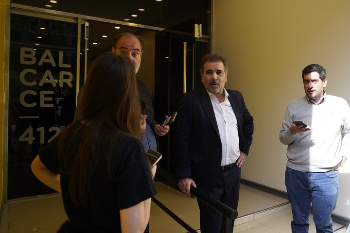 El PRO bonaerense todavía no resuelve el acuerdo con Milei, mientras lanzan una señal a la UCR