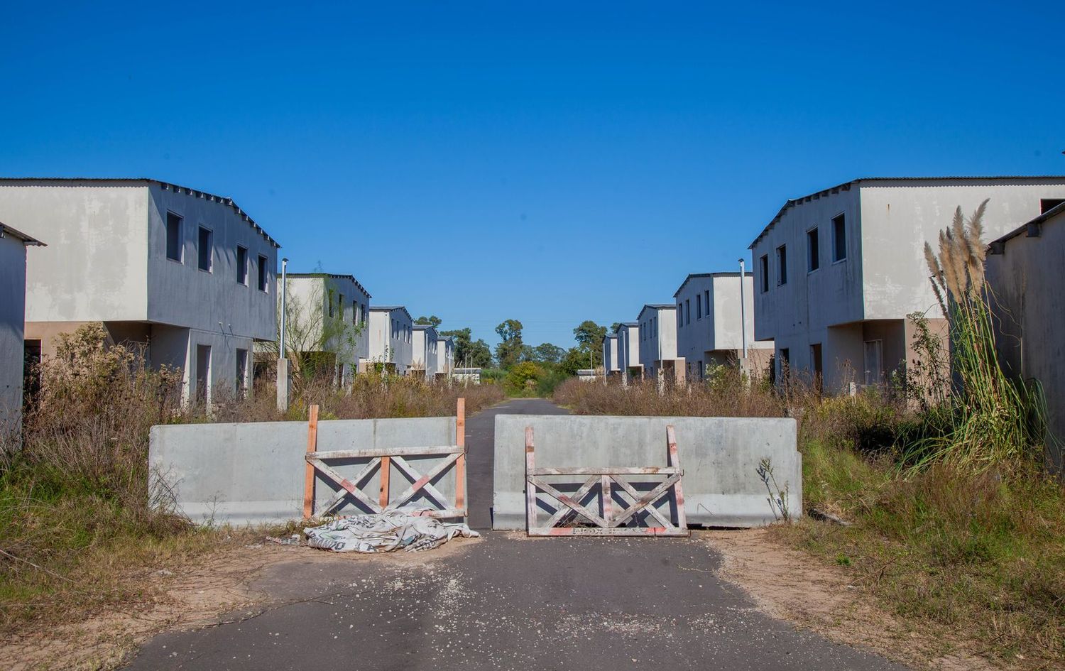 El Gobierno de Kicillof busca reactivar 16.000 viviendas paralizadas por Nación