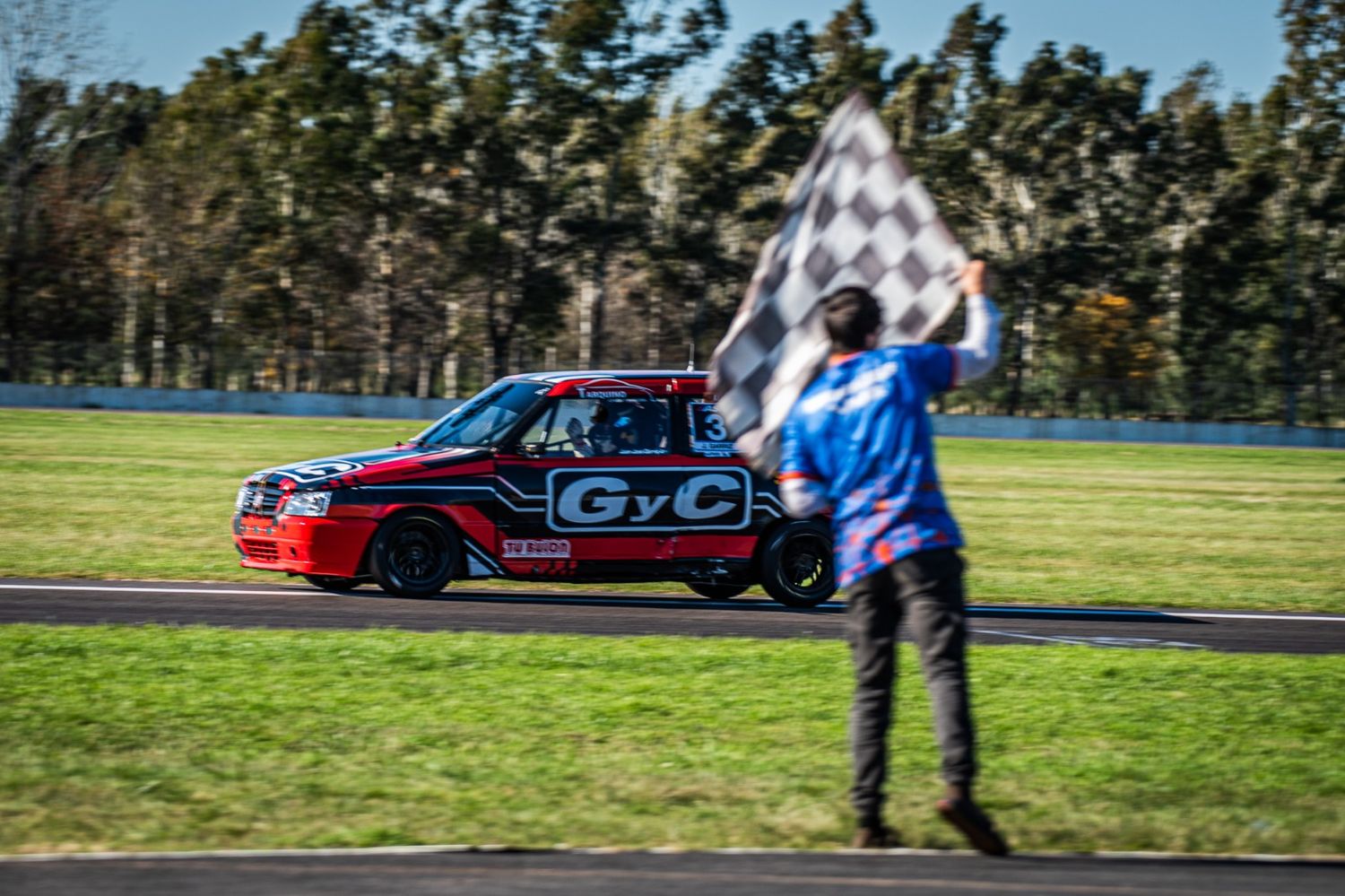 Duelo de Campeones de la ASM en La Plata: Juanchi Gárriz y Tomy Vitar, dúo de Fiat UNO para la fecha de invitados
