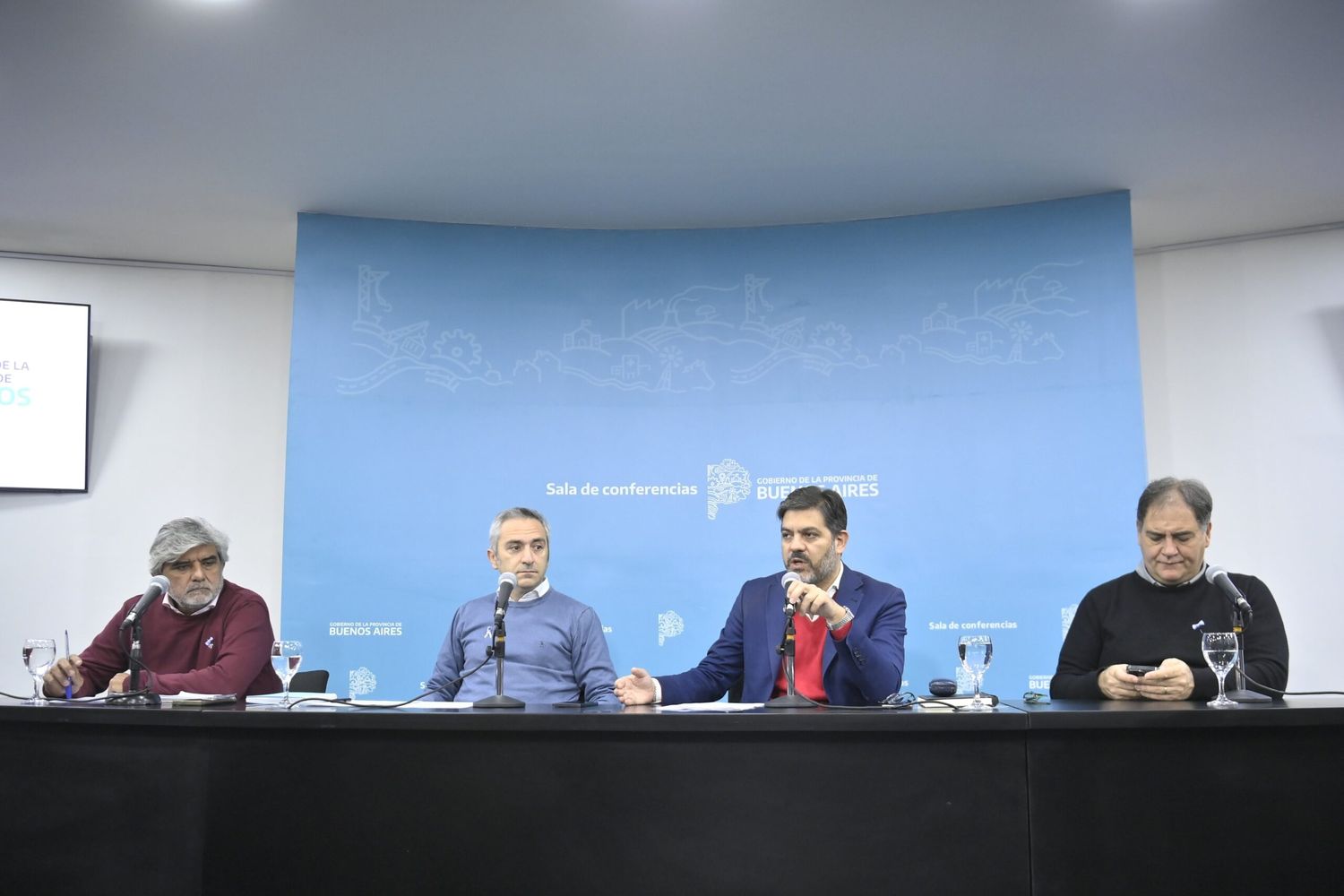 Docentes: la FEB ratifica el paro y el Gobierno avisó que descontará el día