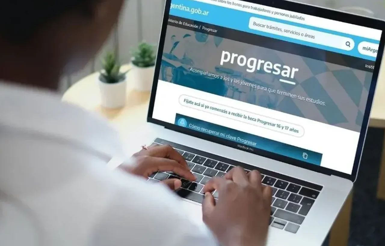 Las becas Progresar desaparecen: cayó 90% el presupuesto y hay 500 mil beneficiarios menos