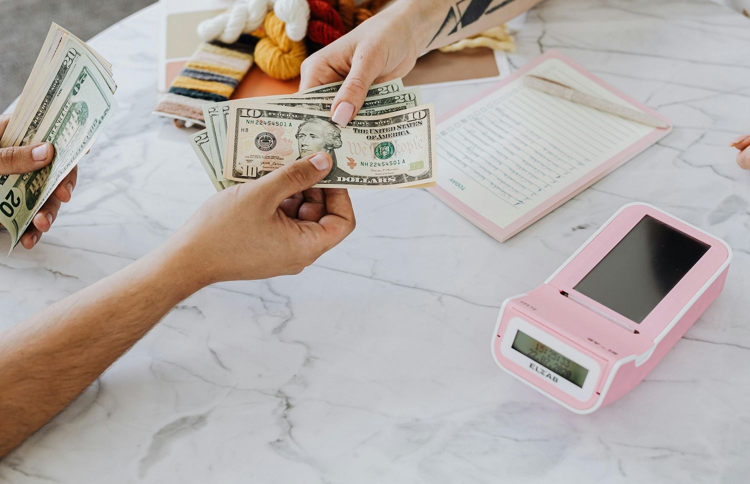 El Gobierno busca los dólares del colchón para que se usen “sin dar explicaciones”