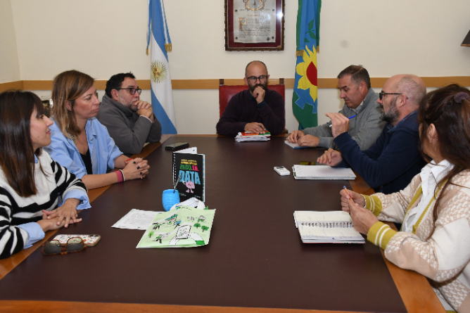 Reunión en Chascomús por la implementación de un programa de educación financiera impulsado por el Banco Provincia