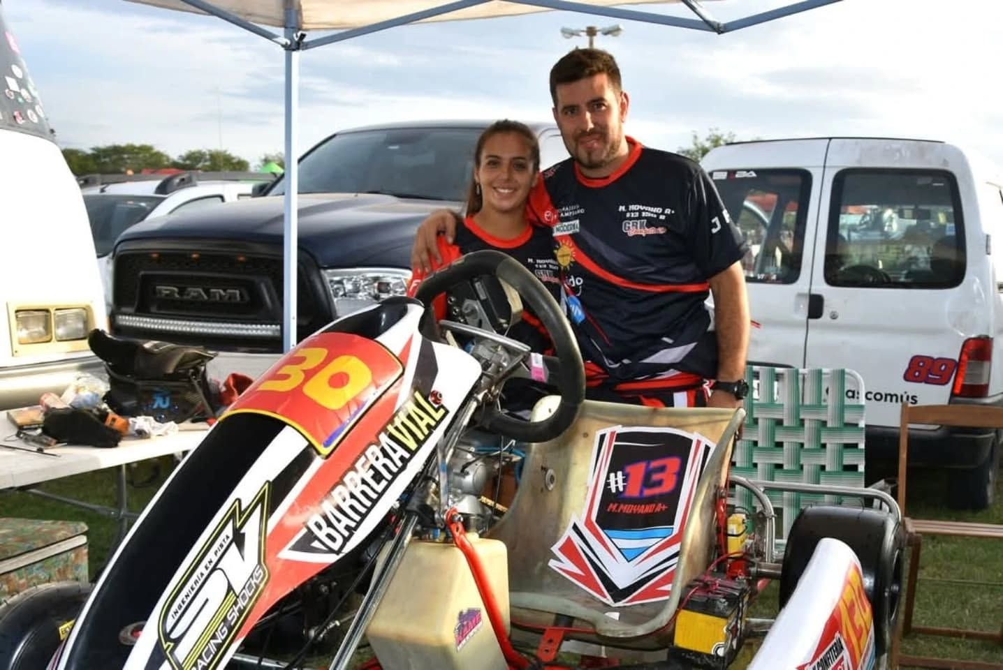 El piloto chascomunense Mariano Moyano presenta su nuevo karting en Chascomús