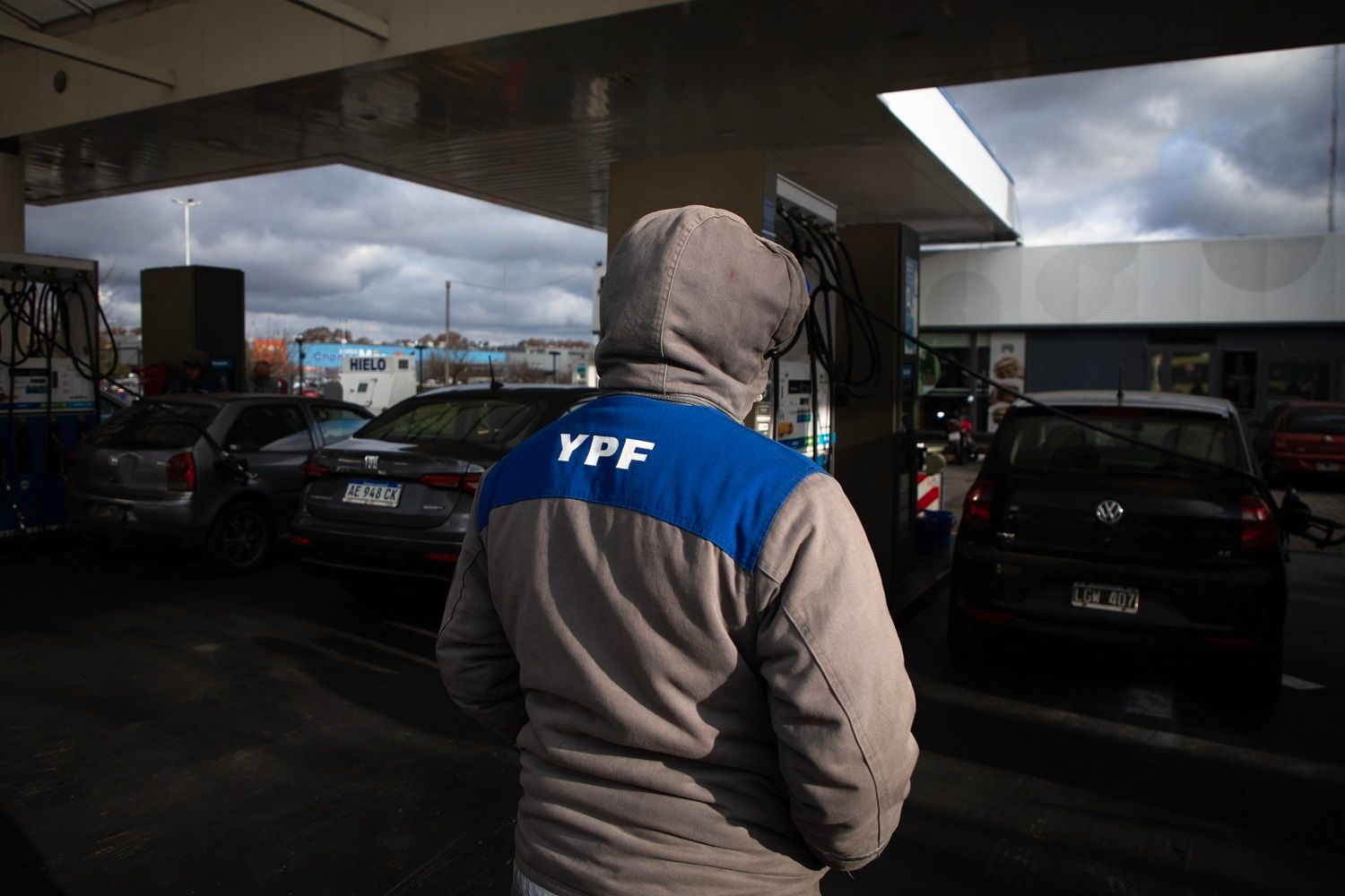 Subieron los combustibles en YPF pero rige su esquema de precios diferenciados