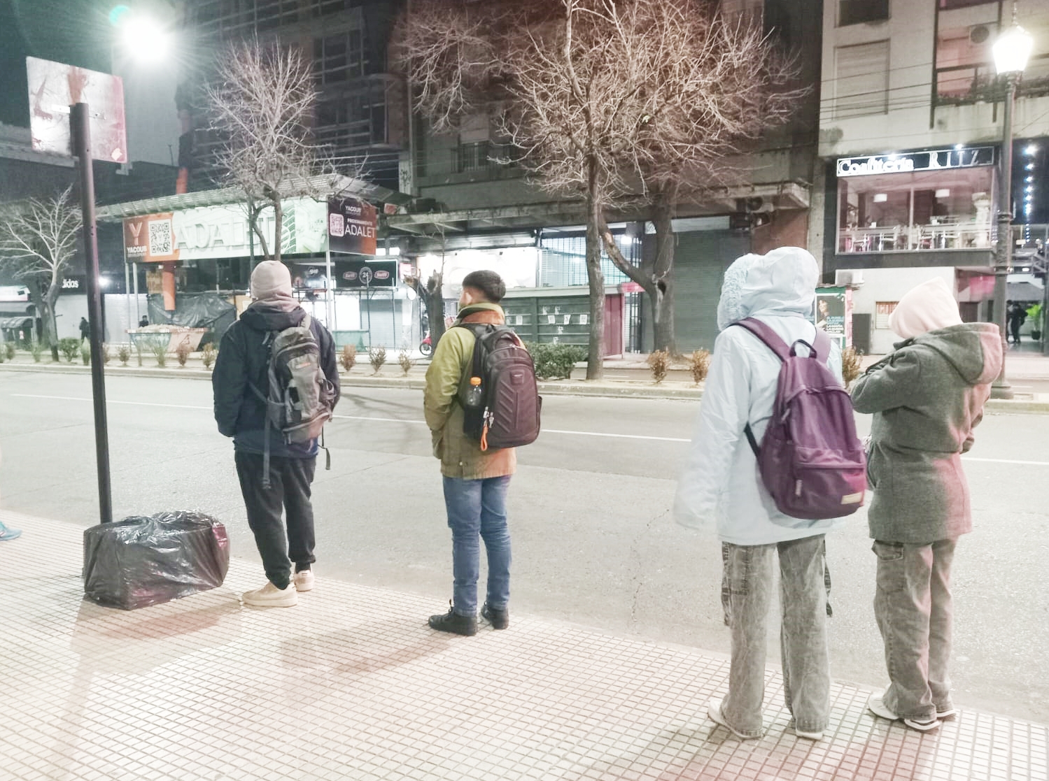 El frío no da tregua: cuáles son los distritos bajo alerta roja por temperaturas extremas en la provincia