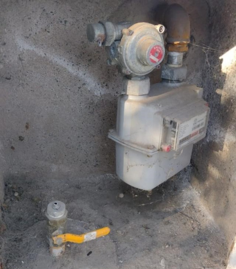 Alerta vecinal por el robo de un medidor de gas natural en el barrio Fátima