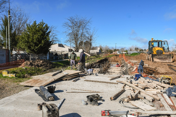 La Municipalidad avanza con obras para sanear el barrio El Algarrobo y eliminar zanjones a cielo abierto