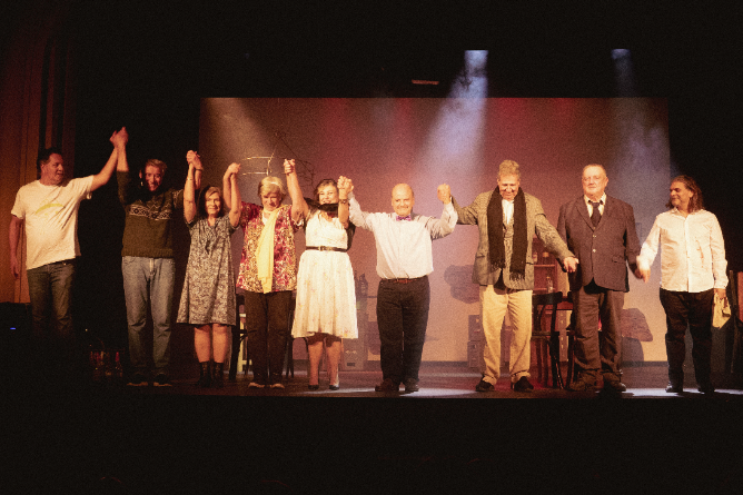El Bar de los Marcianos: ¡Un estreno teatral basado en hechos reales!