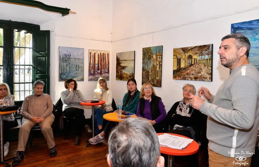 Crecen los talleres literarios de Juan Patricio Wallace en la histórica Casa de Casco