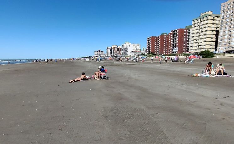Las playas argentinas: pros y contras de vacacionar en nuestra costa