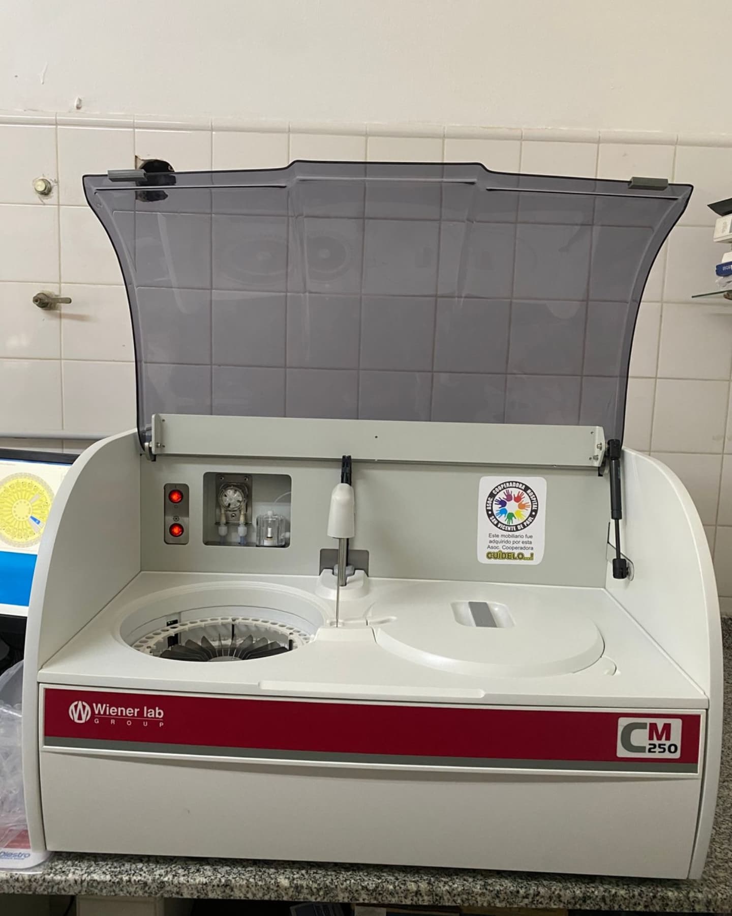 La Cooperadora del Hospital Municipal de Chascomús adquirió un nuevo autoanalizador para el laboratorio