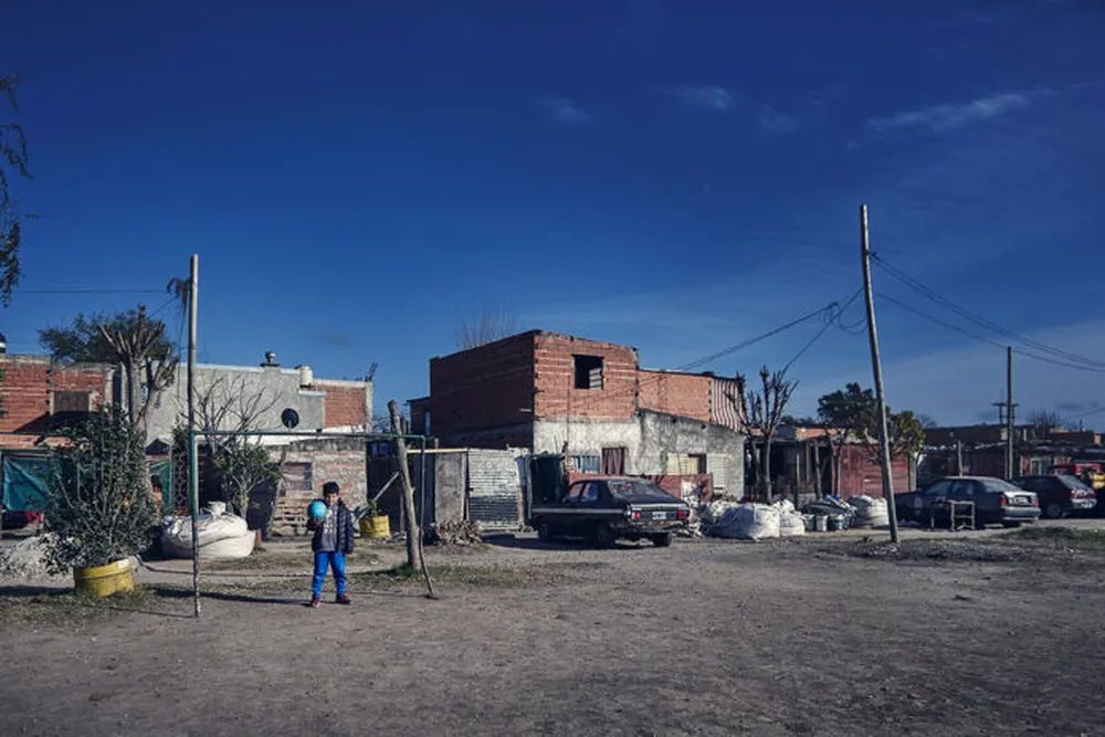 31,6%: la pobreza bajó 6,5% en el primer semestre del año, según el Indec