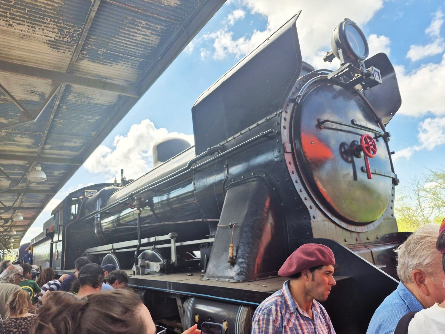 Chascomús celebró el regreso de la locomotora “39 Grande”, símbolo de historia y emoción