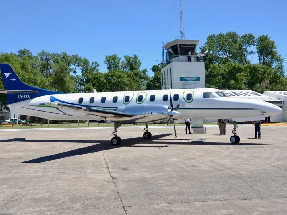 Autorizan a una aerolínea argentina fundada por jóvenes a operar de forma regular