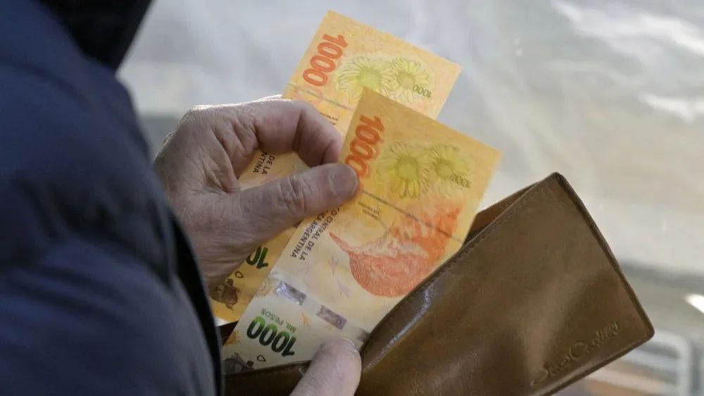 Indec: los salarios subieron 3,2% en agosto y acumulan un incremento de 27,6% en lo que va del año