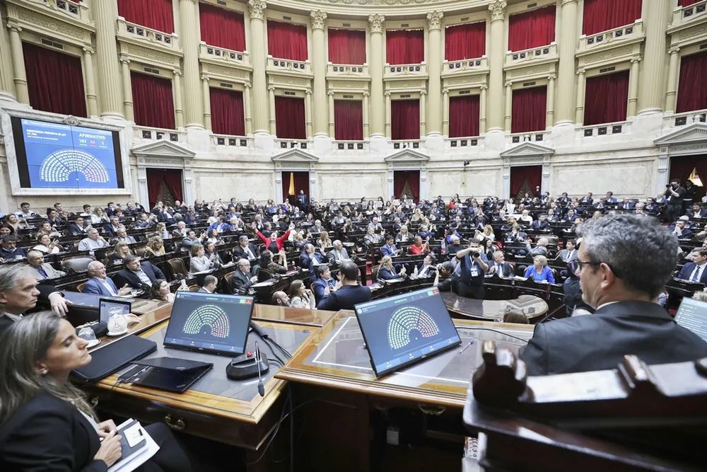 Alerta para Javier Milei: la oposición convocó a una sesión en Diputados para limitarle el uso de DNU