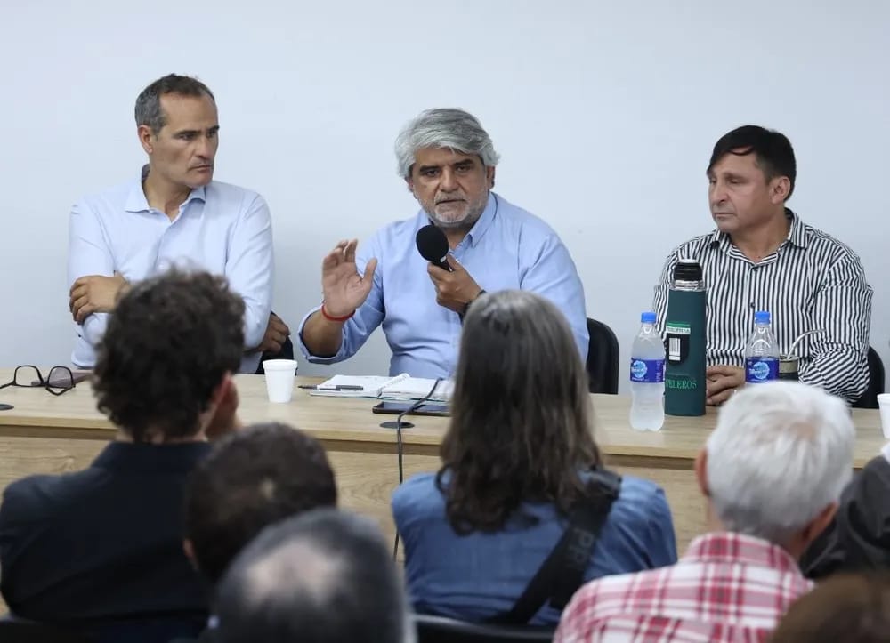 El ministro de Trabajo bonaerense Walter Correa expone en la UNLP.