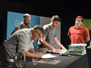 135 vecinos firmaron escrituras para acceder a su título de propiedad y cumplir el sueño de la “casa propia”