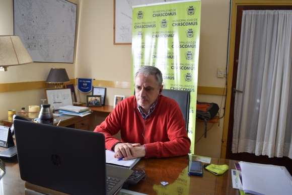 Gastón participó de la apertura de sobres para la realización de la primera etapa de la estabilización de la ruta Provincial Nº 20