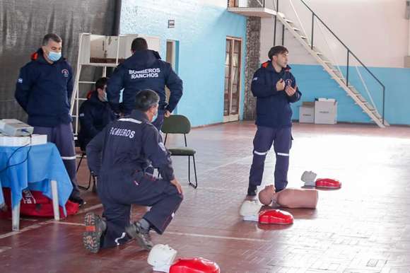 Exitoso curso de reanimación cardiopulmonar inicial en la ciudad de Ranchos
