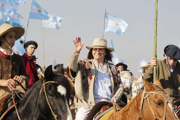 Bullrich a caballo, presencia partidaria más destacada de un acto de tono opositor