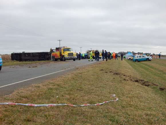 Ayer se dispuso la detención del chofer del micro que volcó en Ruta 2