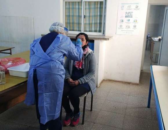 Más de 220 docentes y auxiliares fueron testeados voluntariamente en Chascomús