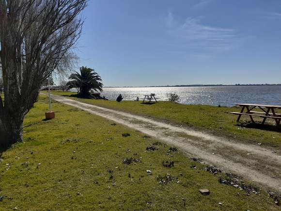 Sale a licitación la concesión de la parcela ribereña Nº 11 en la laguna de Chascomús