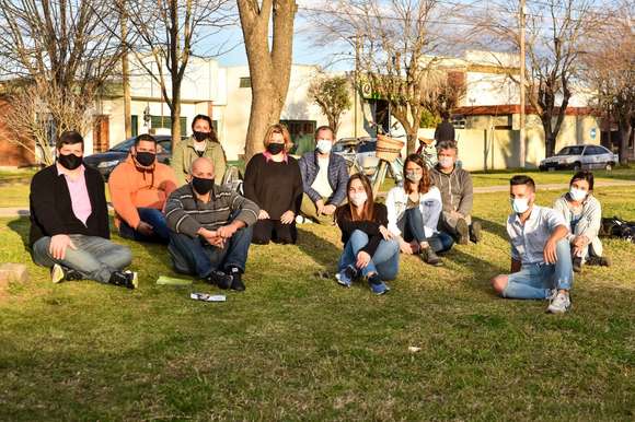 Julieta Spina: “Hace 6 años que venimos encontrándonos, dialogando y trabajando junto a los vecinos, construyendo el Chascomús que soñamos”