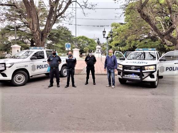 El intendente municipal entregó dos patrulleros a la Comisaria de Chascomús