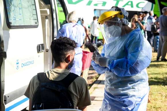 Los hisopados hechos a los egresados de Chascomús que regresaron de Bariloche dieron resultados negativos