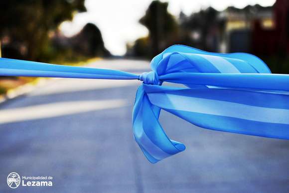 Harispe inaugura dos nuevas cuadras de pavimento en la calle Gregorio Lezama