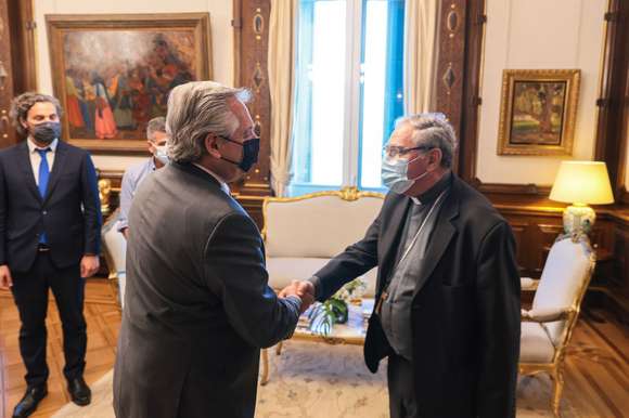 Fernández recibió a cúpula de Iglesia por primera vez desde aprobación del aborto