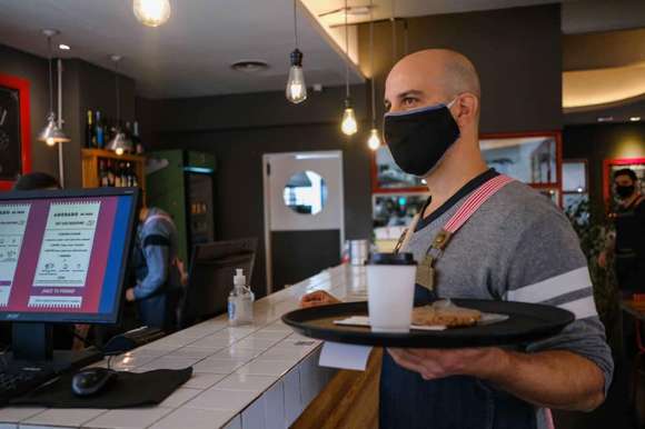 El pase sanitario ya rige en la provincia: cómo acreditar las vacunas y los detalles de su implementación