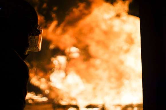 Chascomús: Diez dotaciones de bomberos pudieron controlar y sofocar un incendio de grandes proporciones en el monte de la fábrica de Villa de Sur