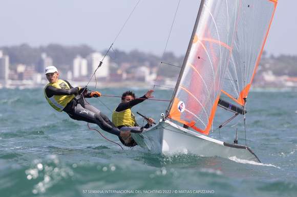 Yachting: El chascomunense Franz Menzel y José Rother estiran la ventaja en Mar del Plata