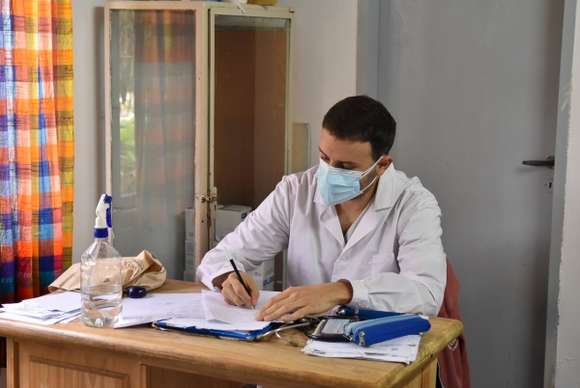 Marcela Arias: “desde ahora, serán los médicos en la consulta quienes indicarán hisopados”