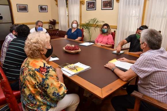 PARITARIA MUNICIPAL EN CHASCOMÚS: En conformidad, gremios firmaron acuerdo salarial del 53,20%