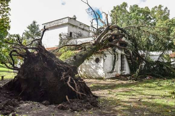El fuerte temporal provocó importantes daños en el Museo Pampeano
