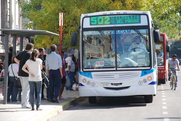 Pese a la conciliación obligatoria, el paro de colectivos se siente en el interior￼￼