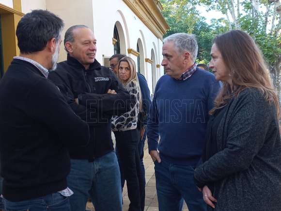 Con la presencia de Sergio Berni en Chascomús se hizo entrega de patrulleros para la policía rural