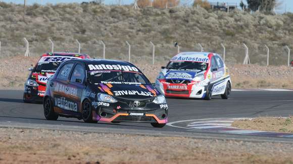 Primer festejo ganador de Juancho Eluchans en Turismo Nacional