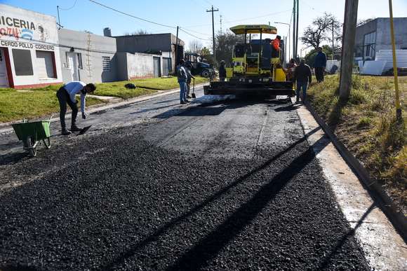 Iniciaron los trabajos de pavimentación en nueve cuadras del barrio Iporá