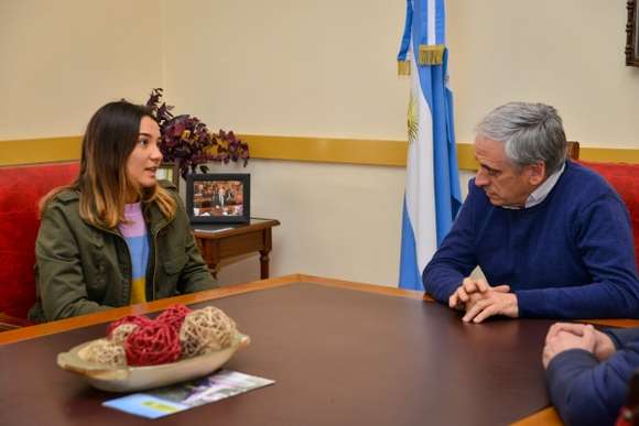 Gastón compartió una charla con la jugadora de hockey Martina Sanabria