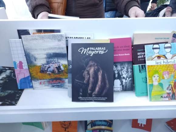 El libro “Palabras Mayores” fue presentado en la feria de industrias creativas