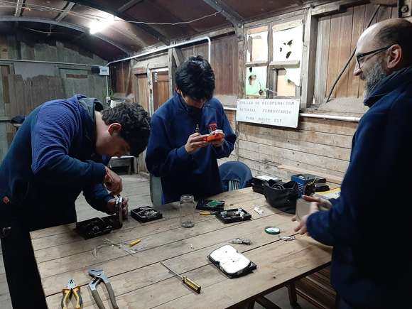 Alumnos de la Escuela Técnica desarrollan proyecto de Aerogeneradores en el Taller Municipal de Ingeniería Inversa