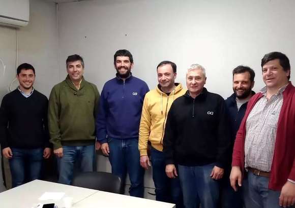 Concejales se reunieron con Camuzzi, tras reiterativos pedidos de atención al público en oficina comercial