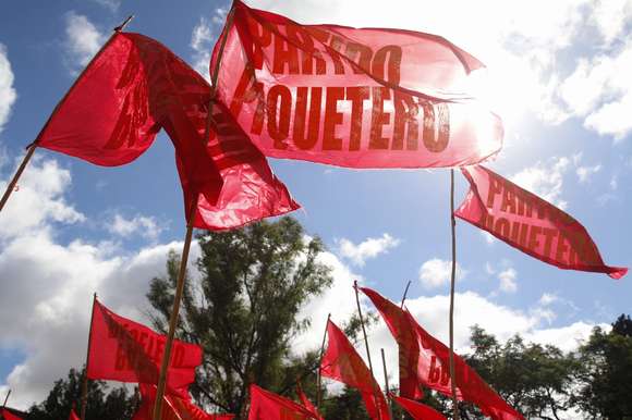 Organizaciones sociales y piqueteros de izquierda marchan a Plaza de Mayo